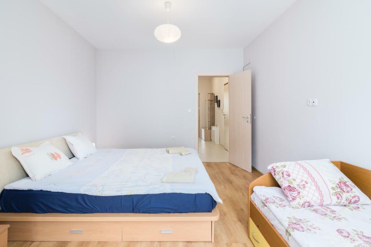 Vitosha View One Bedroom Apartment By Flat Mаnager Szófia Kültér fotó